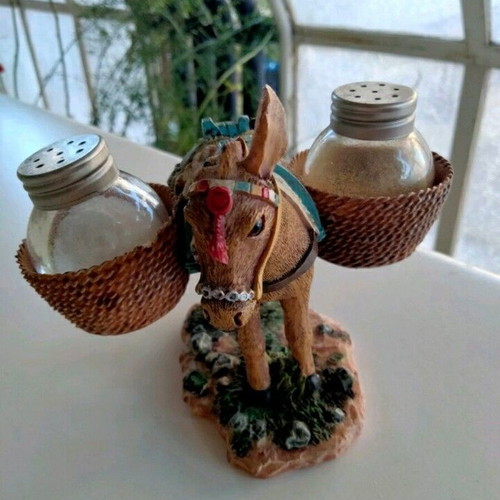Handmade donkey salt and pepper shaker like new, vintage