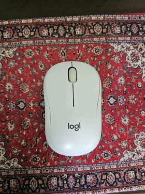 Logitech M220 Silent Touch mouse with minimal use