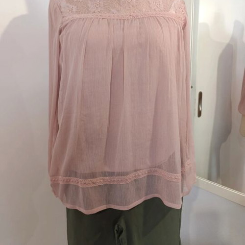 Matching outfit set used, skirt size S and leather heels size 39
