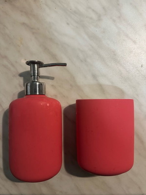 Set of liquid soap dispenser and toothbrush holder like new