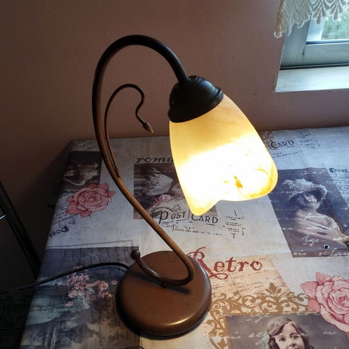 Table lamp with opaline glass like new