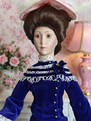 Mademoiselle Adèle de Grassay Franklin Heirloom porcelain doll