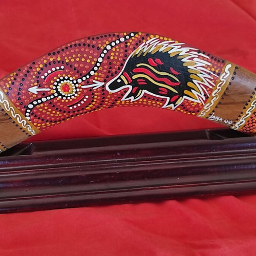 Boomerang genuine from Australia 33cm hand-painted with special stand new