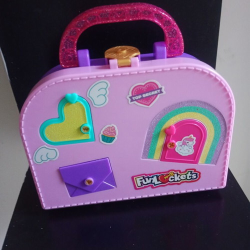 Funlockets secret suitcase used with accessories