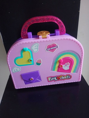 Funlockets secret suitcase used with accessories