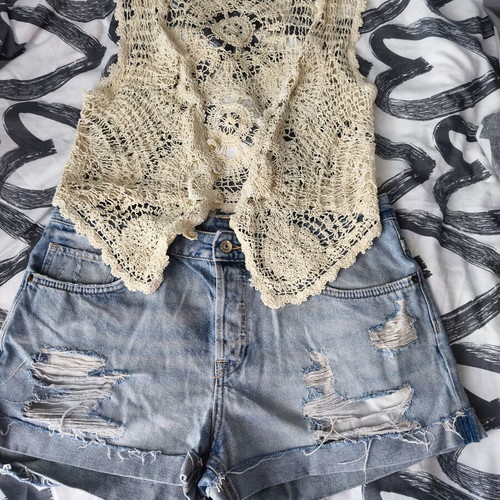 Boho style set Zara shorts size 42 and knitted vest like new, beige and blue