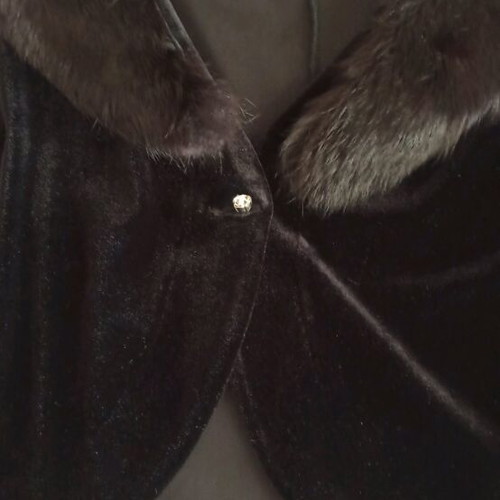 Velvet cardigan with detachable fur collar like new, black