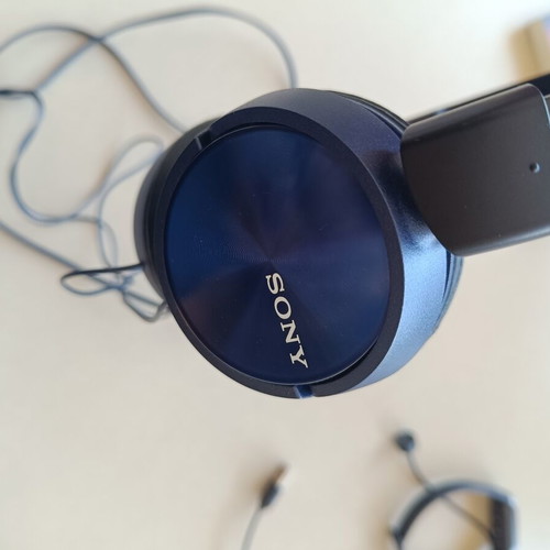 Sony MDR-ZX310 wired headphones like new, blue