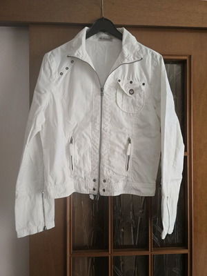 White women's jacket like new, size Medium