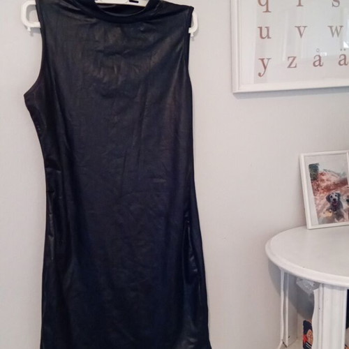 Shein leather-type dress like new, short mini, elastic size M