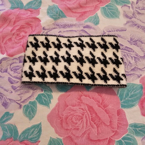 Knitted headband like new, pied-de-poule pattern, 100% viscose