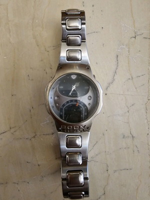Body Heat watch used, needs new battery