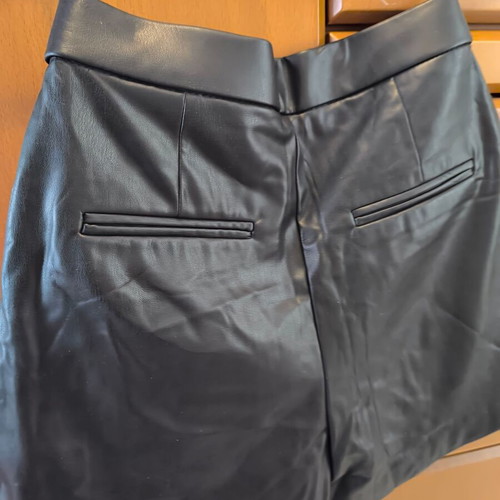 Zara black faux leather shorts like new, size XS