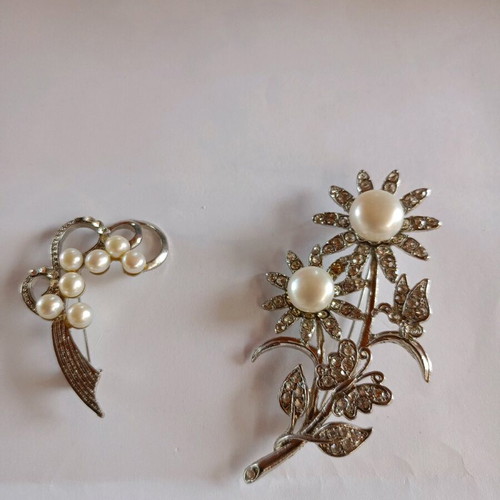 Fo Bijou Pins with Genuine Pearls like new