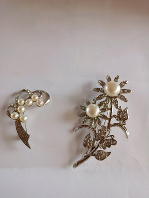 Fo Bijou Pins with Genuine Pearls like new