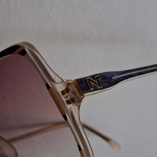 Nina Ricci sunglasses like new