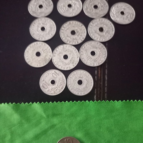 Collectible coins used, ten 20-lepta, two 10-lepta and one 1912 10-lepta