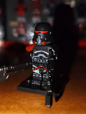 Purge Trooper (V1) Star Wars minifigure with accessories