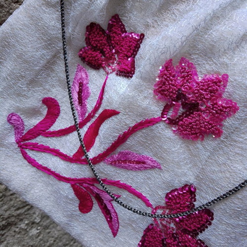Large fabric bag vintage style with embroidery and chain new
