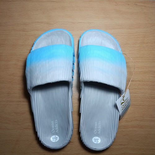 Ocean Addicts slides grey and blue
