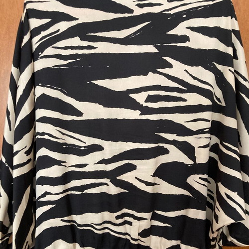 Mango women's animal print shirt like new, size Large
