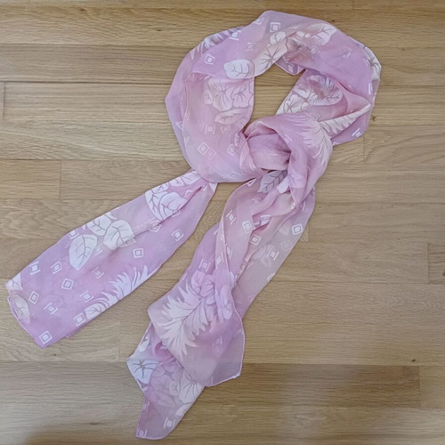 Long scarf like new, pink-cream with floral pattern