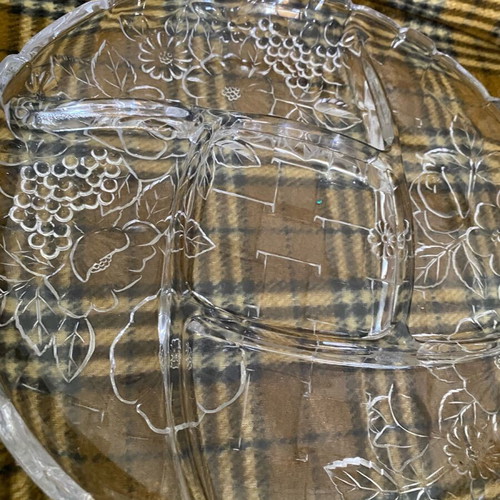Glass serving platter with dividers and plant designs new
