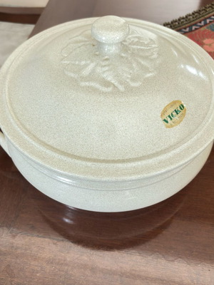 Vicko ceramic casserole like new 24 cm