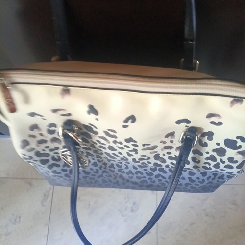 Women's shoulder bag new, black and white