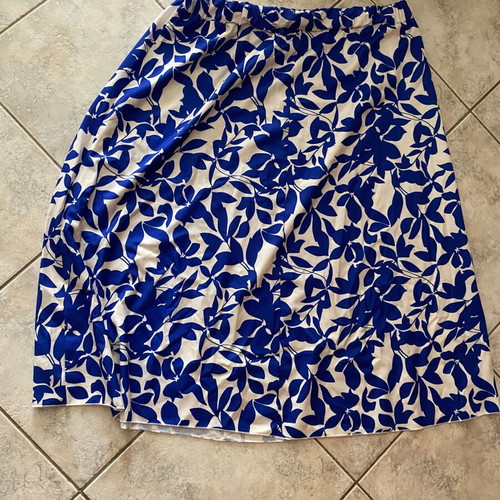 Skirt new white with blue flowers long XL