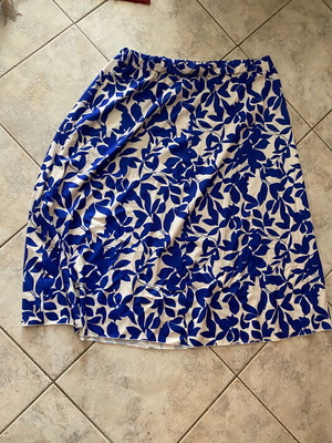 Skirt new white with blue flowers long XL