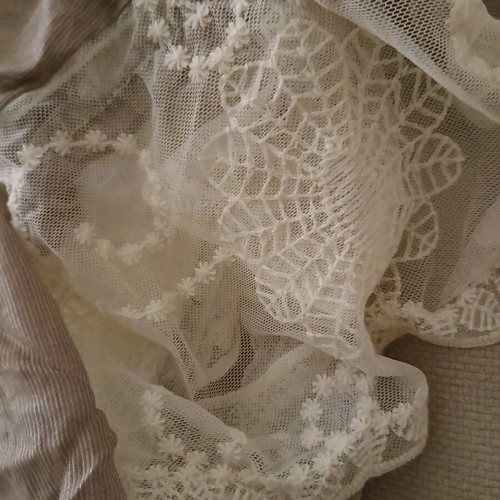 Long thin scarf with lace used, cotton, two-tone light brown and ecru