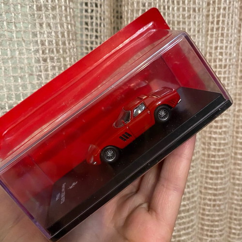 Ferrari 250 GTO 1964 1:64 like new collectible in original box