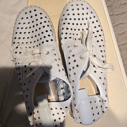 Εσπαντρίγιες Nine West νούμερο 38,5 άσπρες σε άριστη κατάσταση
