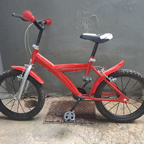 Children's bicycle used, red, saddle height approx. 60 cm