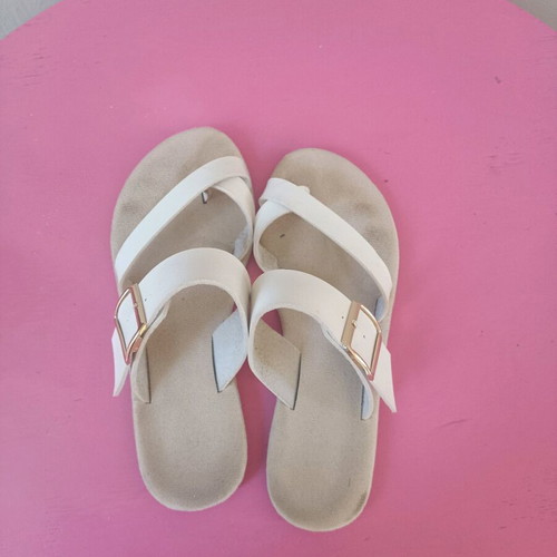 Women's flat sandals