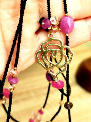 Long women's necklace like new, gold-plated silver multicolor