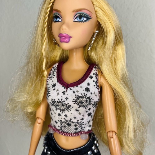 Barbie My Scene Kennedy Street Art 2008 like new