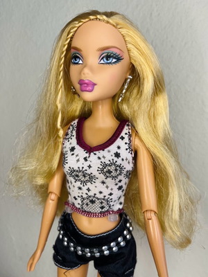 Barbie My Scene Kennedy Street Art 2008 like new