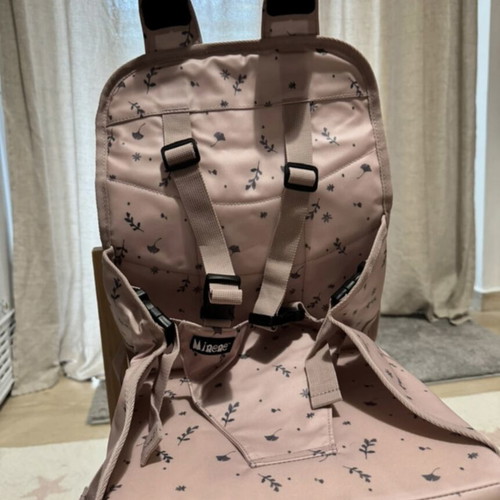 Minene Baby Feeding Seat like new, pink with safety straps