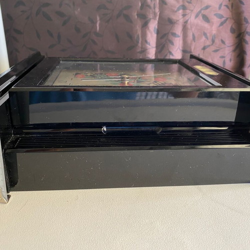 Key Box Digital Clock like new, music box mechanism
