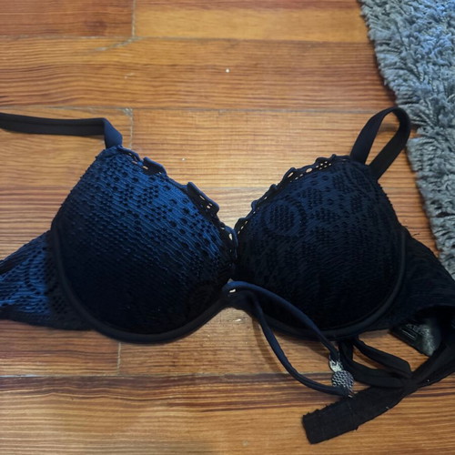 Swimwear top used, pack of two, with padding size 75B