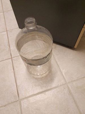 10-liter container used, suitable for wine and liquids