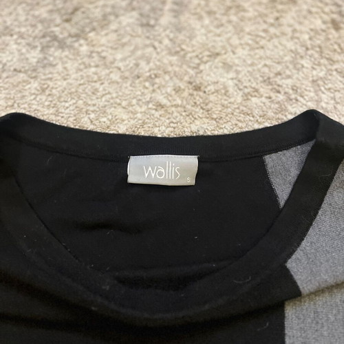 Wallis blouse size Small like new, black and grey