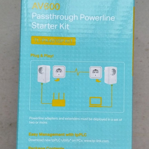 TP-Link TL-PA4010P AV600 Passthrough Powerline KIT like new