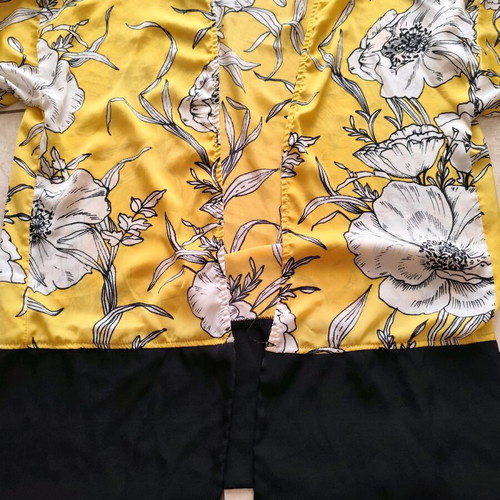 Floral kimono like new, yellow with black details