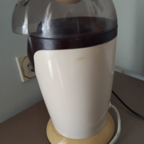 Popcorn Machine Hot Air like new with measuring lid