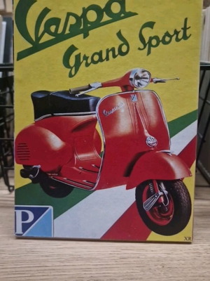 Wooden Vespa decoration like new, 13×18 cm