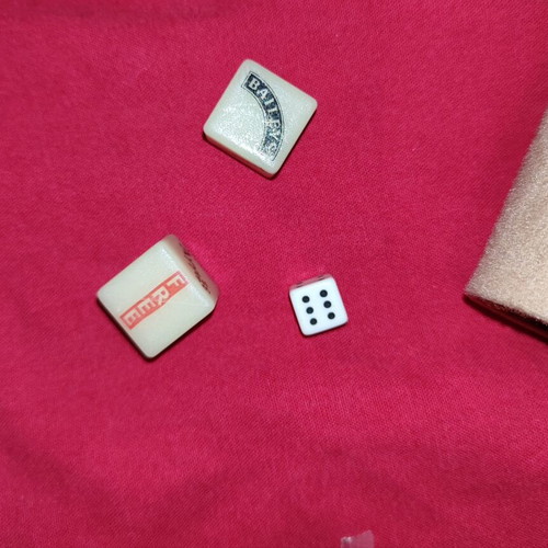 Vintage Poker Dice Set Duty Free Club like new