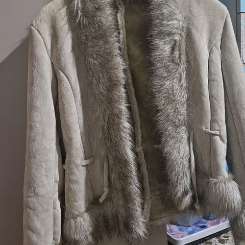Guess coat like new with fur and suede beige women's outerwear